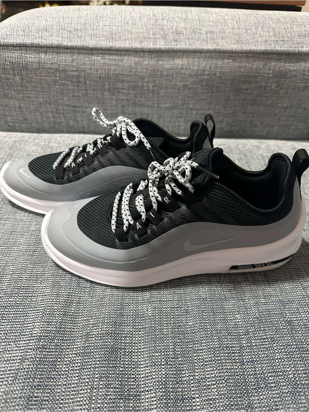 Nike Women’s Black & Air Max
